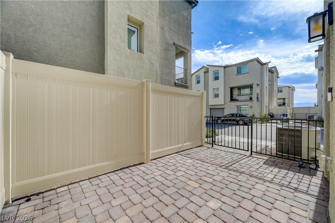 6944 Skyline Blue Street Property Photo 6