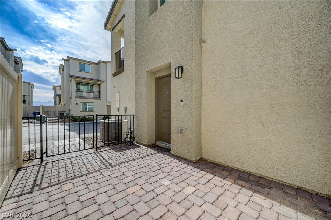 6944 Skyline Blue Street Property Photo 7