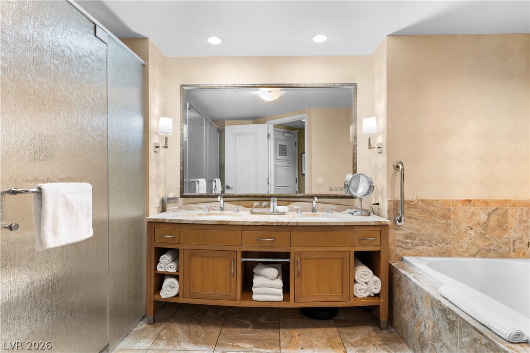 2000 North Fashion Show Drive 5612 Property Photo 14
