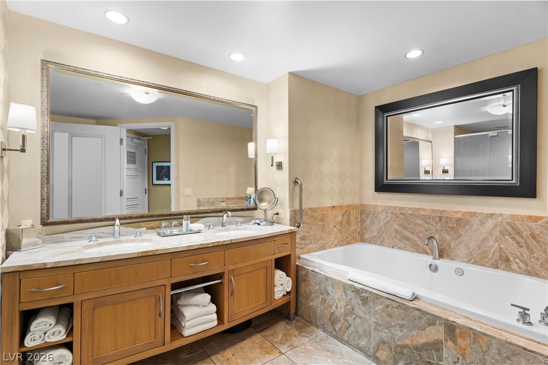 2000 North Fashion Show Drive 5612 Property Photo 15