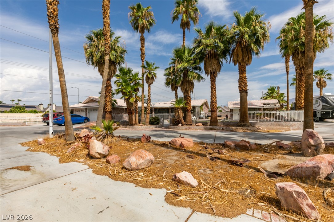 5435 North Rainbow Boulevard Property Photo 5
