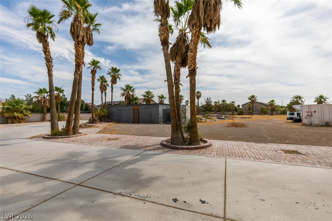 5435 North Rainbow Boulevard Property Photo 11