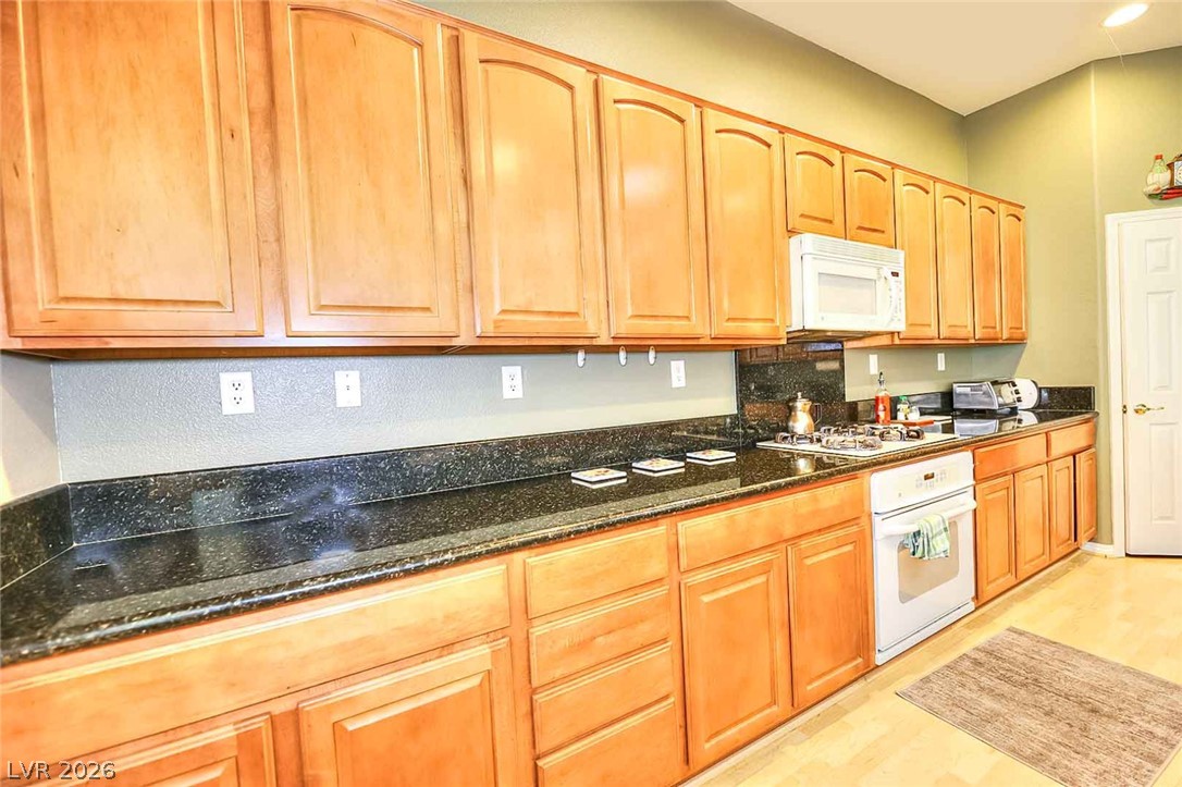 6536 Black Oaks Street Property Photo 16