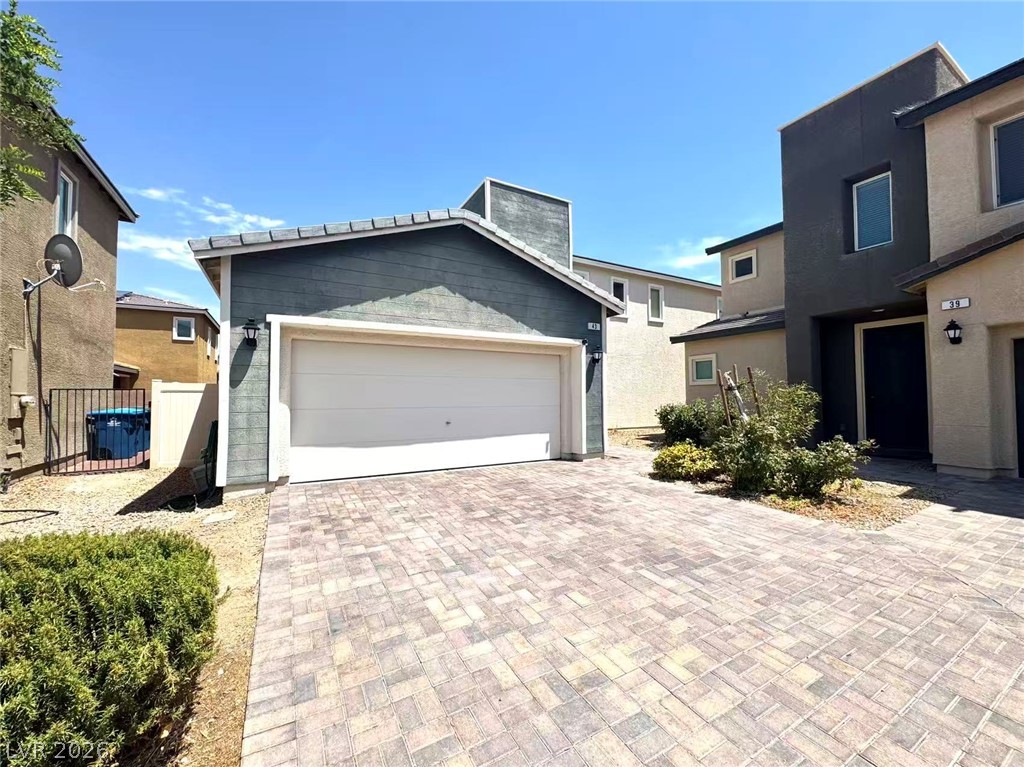 43 Heathrow Lake Avenue Property Photo 3