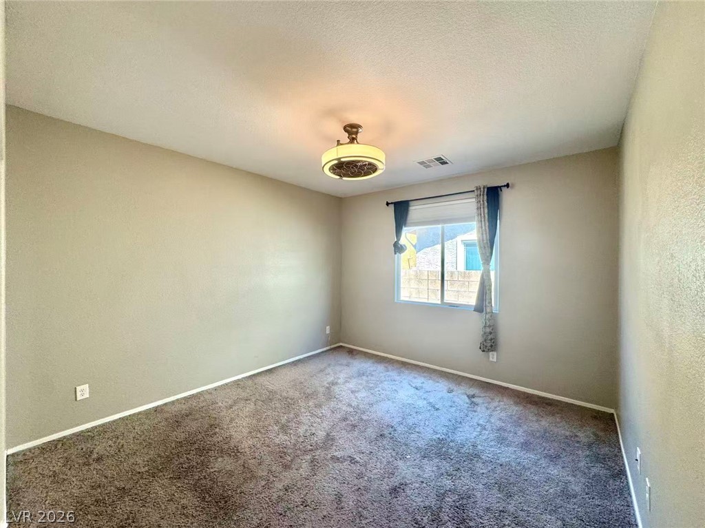 43 Heathrow Lake Avenue Property Photo 12