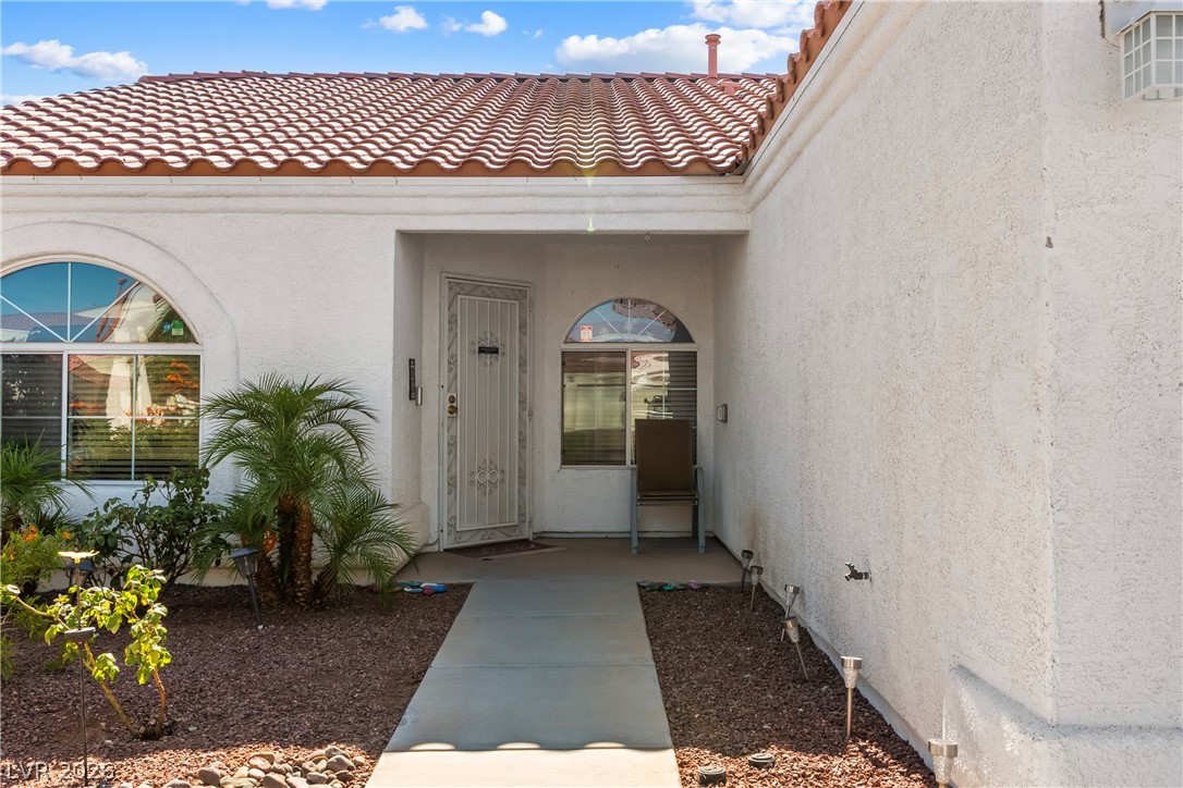 4627 Gleaming Meadows Street Property Photo 4