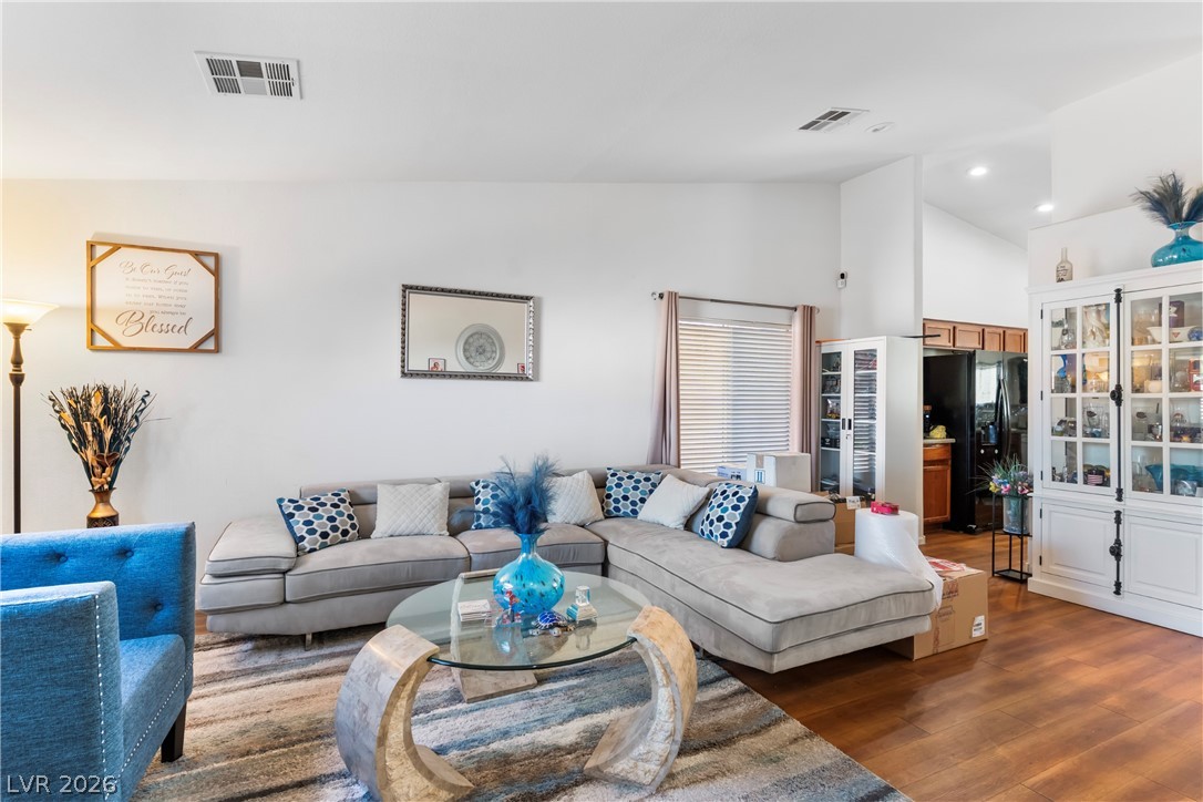 4627 Gleaming Meadows Street Property Photo 6