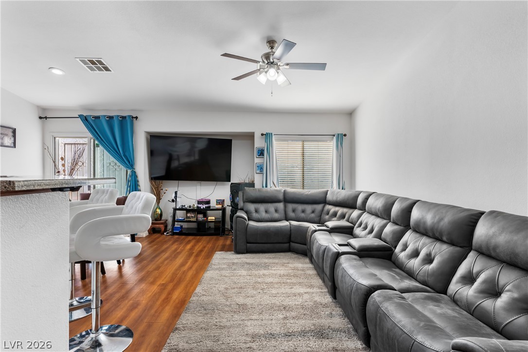4627 Gleaming Meadows Street Property Photo 10