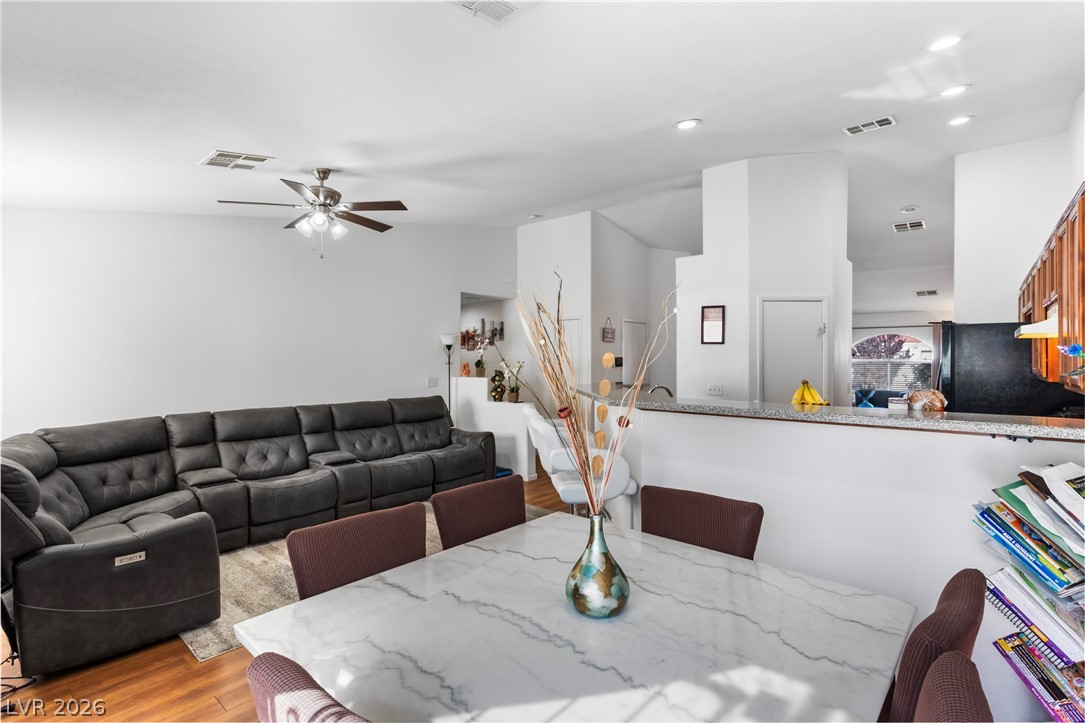 4627 Gleaming Meadows Street Property Photo 13