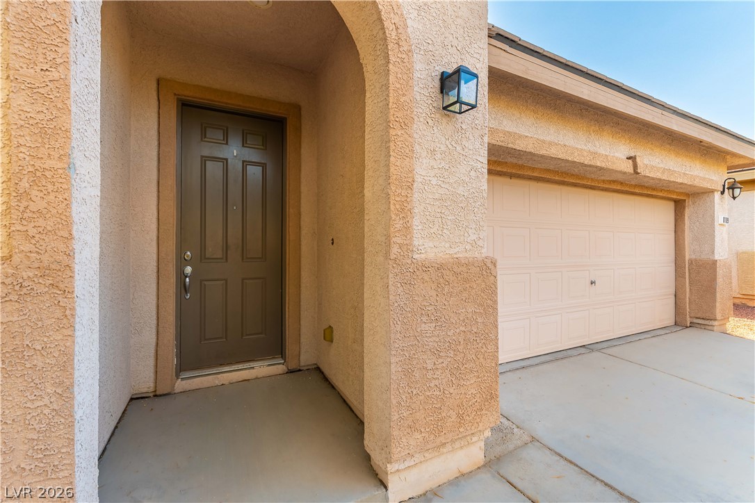 8109 Slate Falls Street Property Photo 2