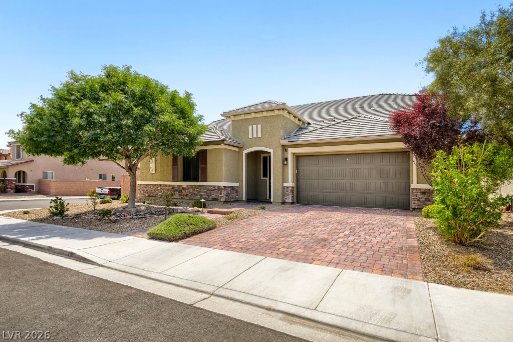 5665 Silver Cascade Avenue Property Photo 4