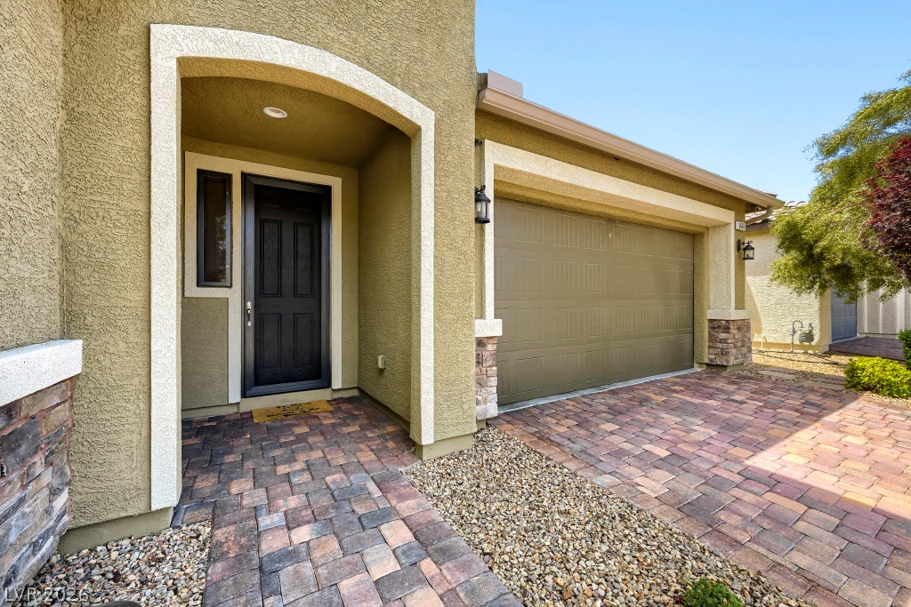 5665 Silver Cascade Avenue Property Photo 5