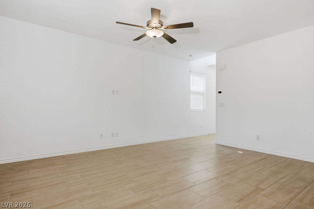 9976 Iron Creek Avenue Property Photo 10
