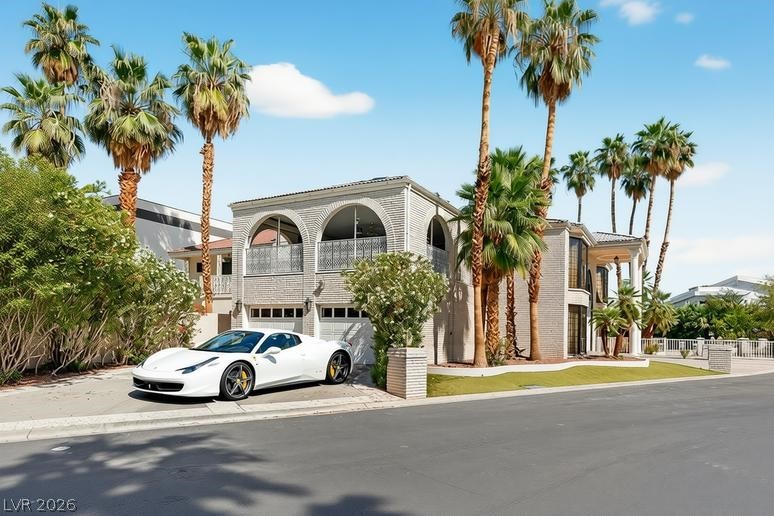 2834 QUEENS COURTYARD Drive Property Photo 1