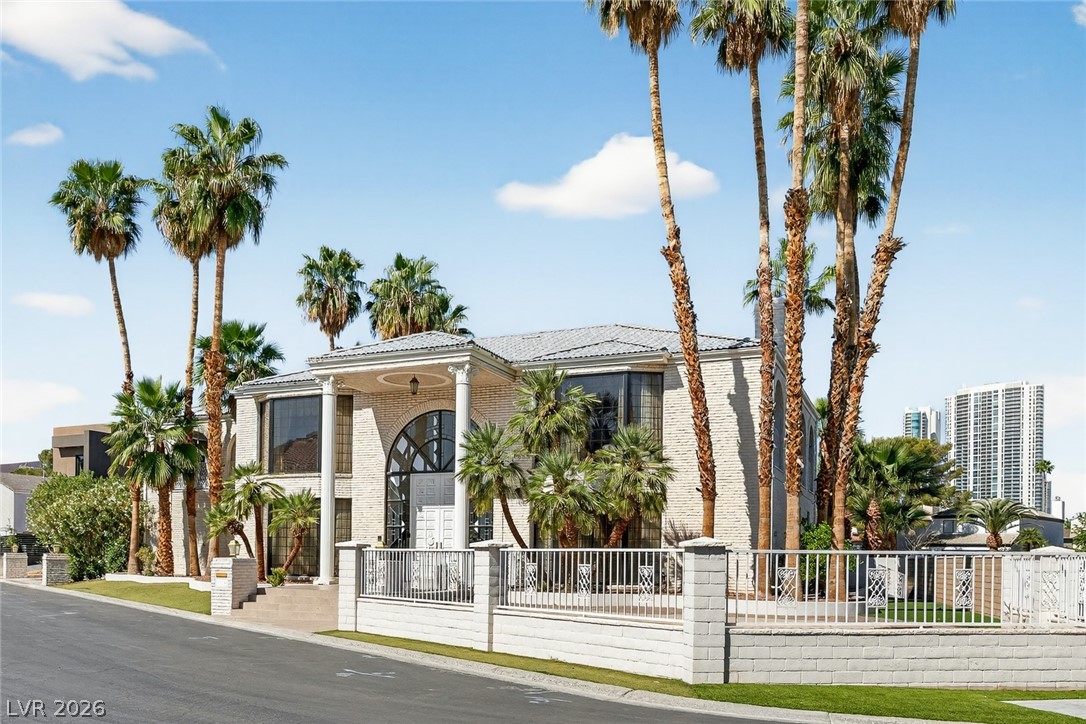 2834 Queens Courtyard Drive Property Photo 13