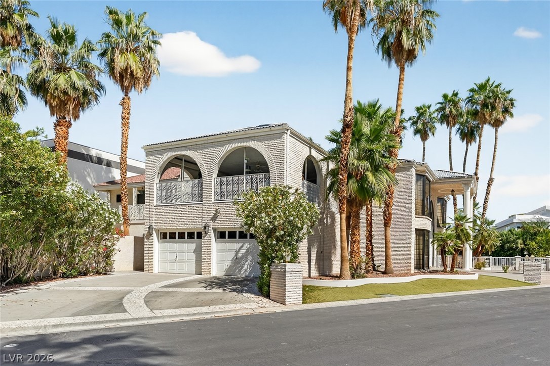 2834 Queens Courtyard Drive Property Photo 15