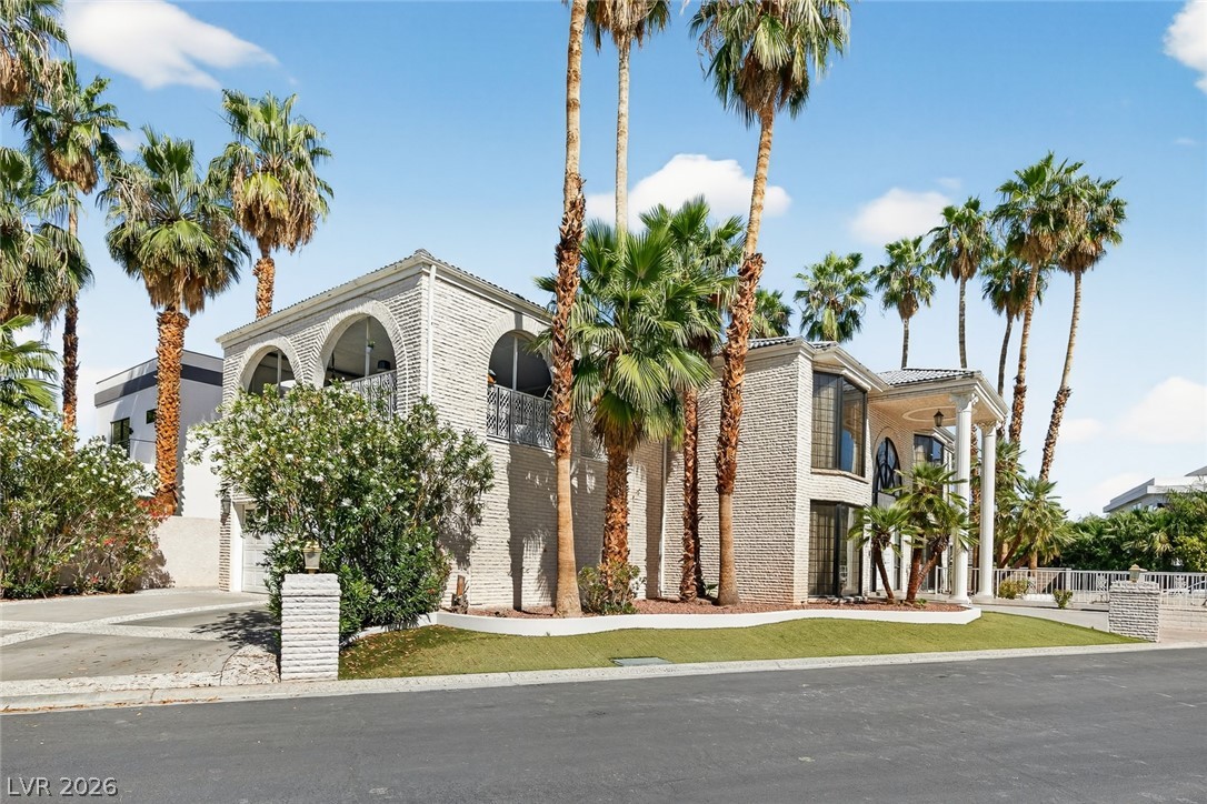 2834 Queens Courtyard Drive Property Photo 16