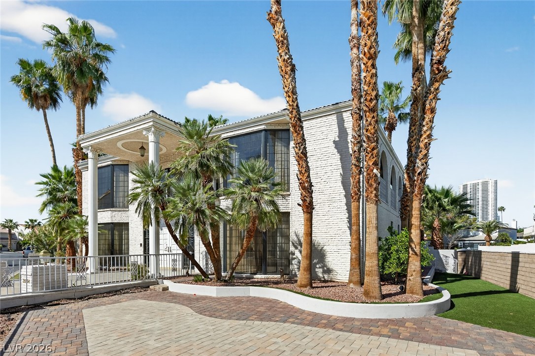 2834 Queens Courtyard Drive Property Photo 17