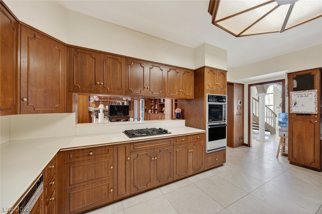 2834 Queens Courtyard Drive Property Photo 23
