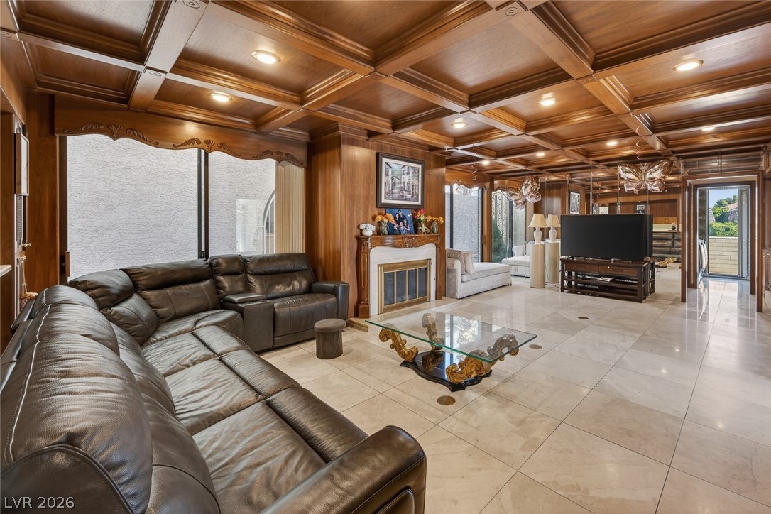2834 Queens Courtyard Drive Property Photo 26