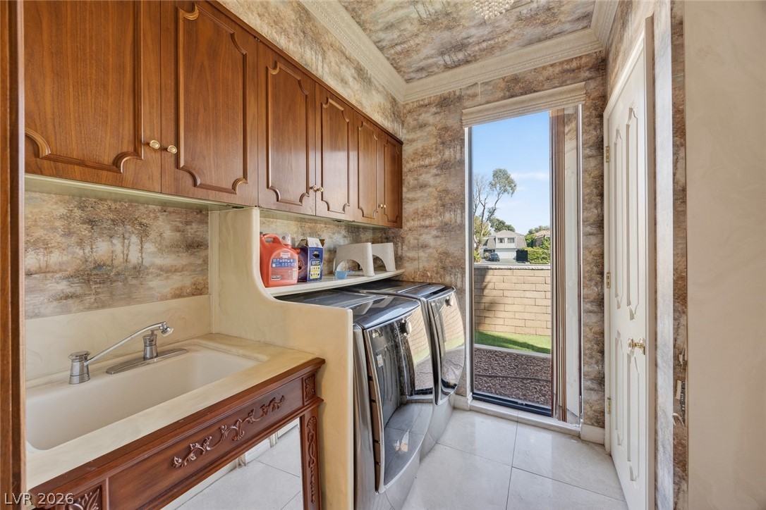 2834 Queens Courtyard Drive Property Photo 29