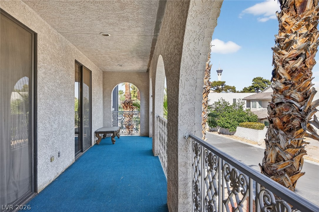 2834 Queens Courtyard Drive Property Photo 34