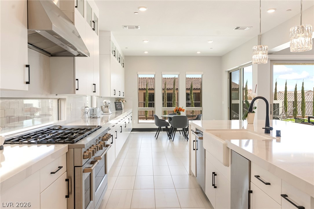 212 Carmel Sky Street Property Photo 10