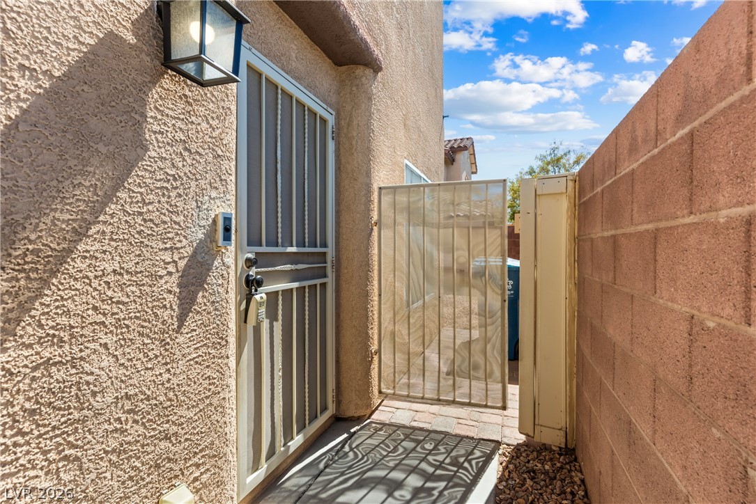 7498 Buttonbrush Court Property Photo 3