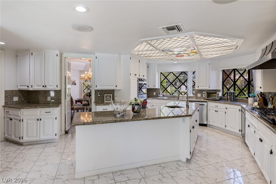 221 Dalmatian Lane Property Photo 14