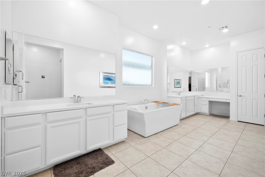 87 Reflection Bay Drive Property Photo 15