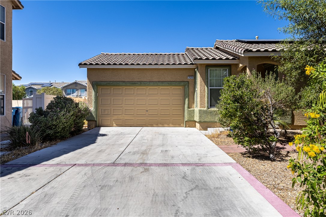2520 Bottle Palm Court Property Photo 2