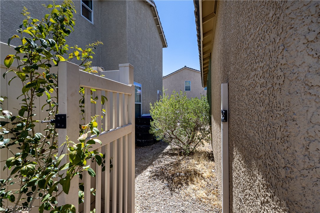 2520 Bottle Palm Court Property Photo 28