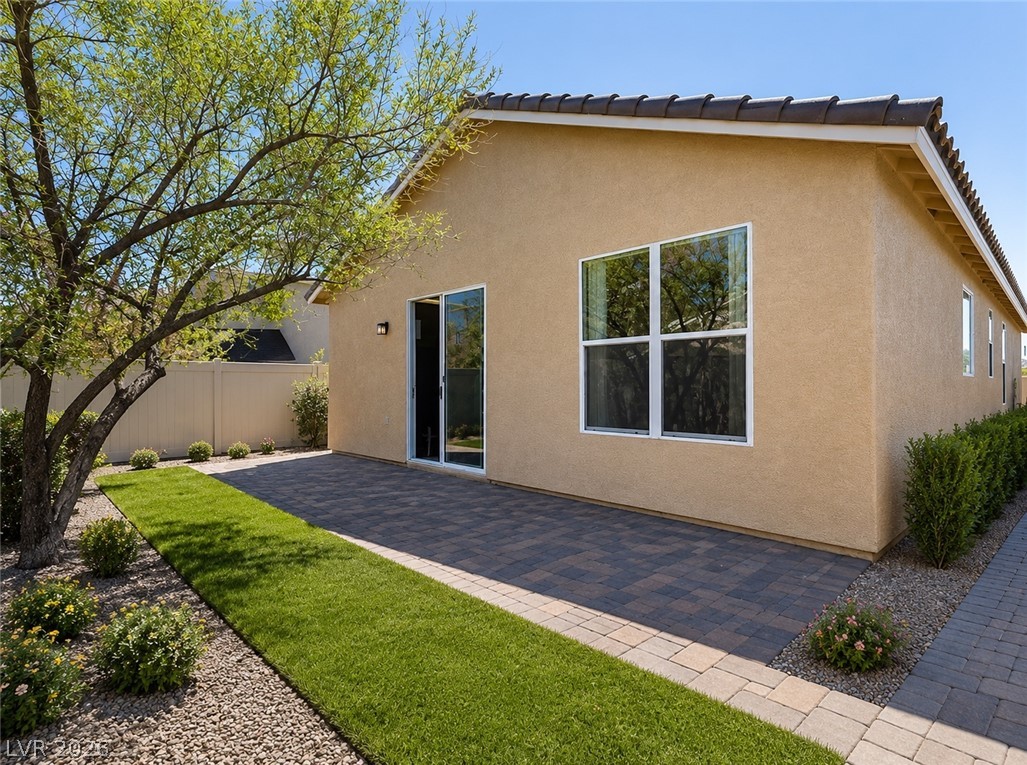2520 Bottle Palm Court Property Photo 36