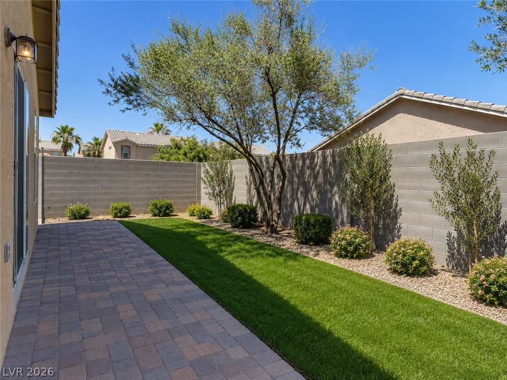 2520 Bottle Palm Court Property Photo 38
