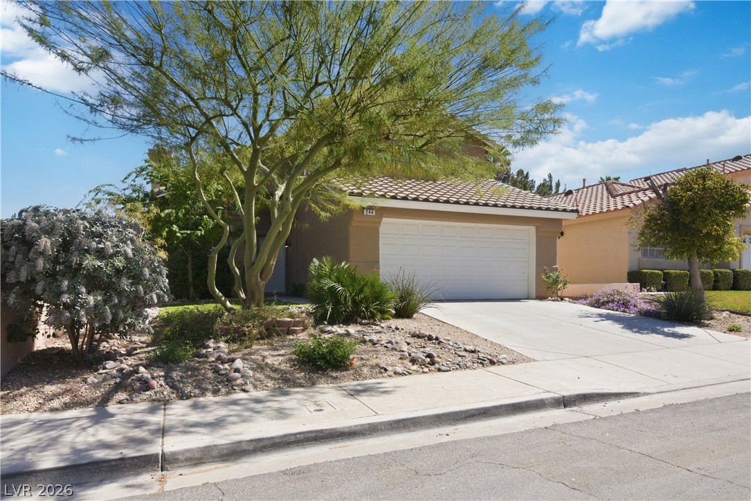 244 Camelback Ridge Avenue Property Photo 2