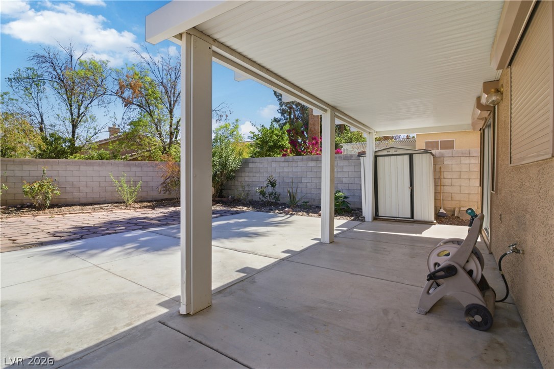 244 Camelback Ridge Avenue Property Photo 17