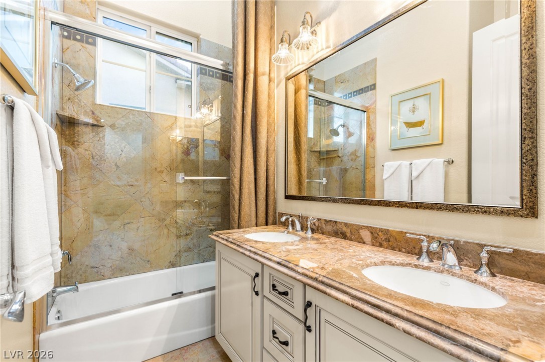 7 Via Vita Bella Property Photo 32