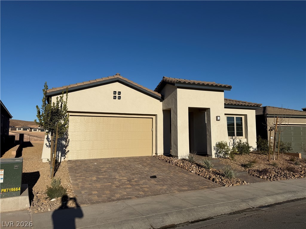 162 Sun Glaze Avenue Property Photo 2