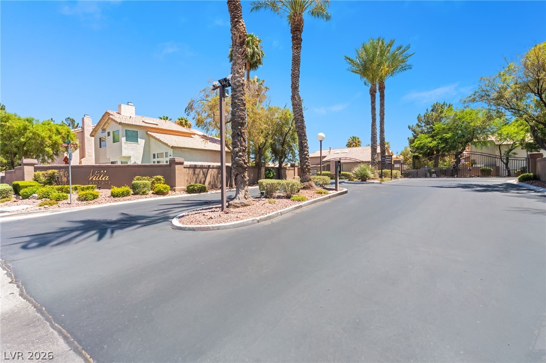 5441 Desert Valley Drive Property Photo 2