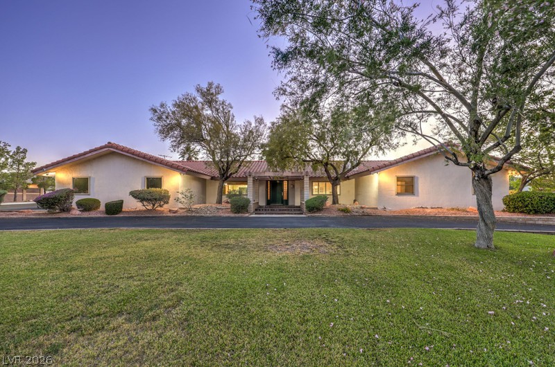 2135 South Cimarron Road Property Photo 1