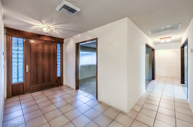 2135 South Cimarron Road Property Photo 9