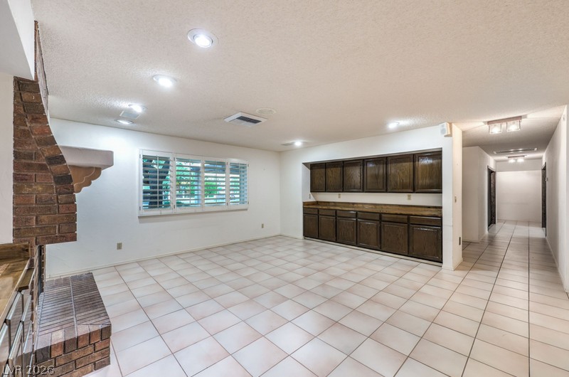 2135 South Cimarron Road Property Photo 14
