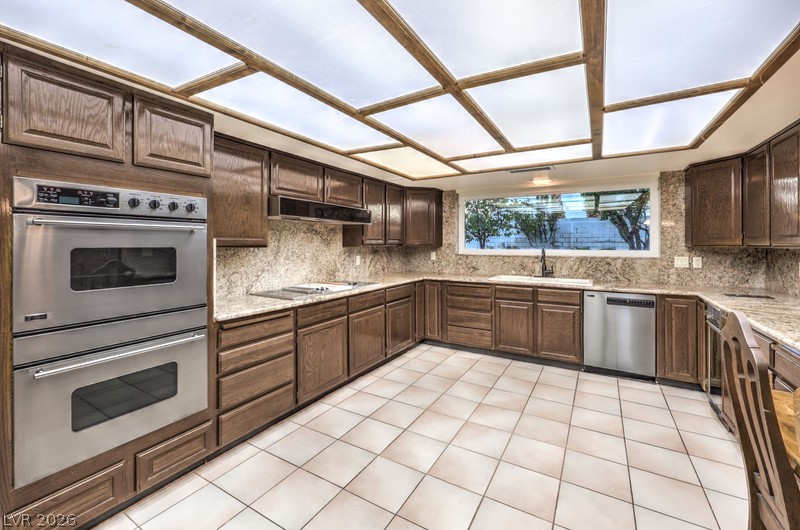 2135 South Cimarron Road Property Photo 20