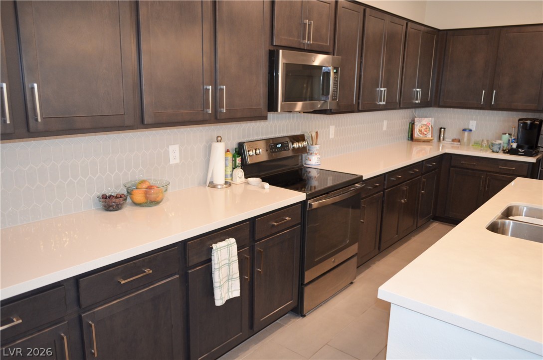 5528 Eleganza Avenue Property Photo 29