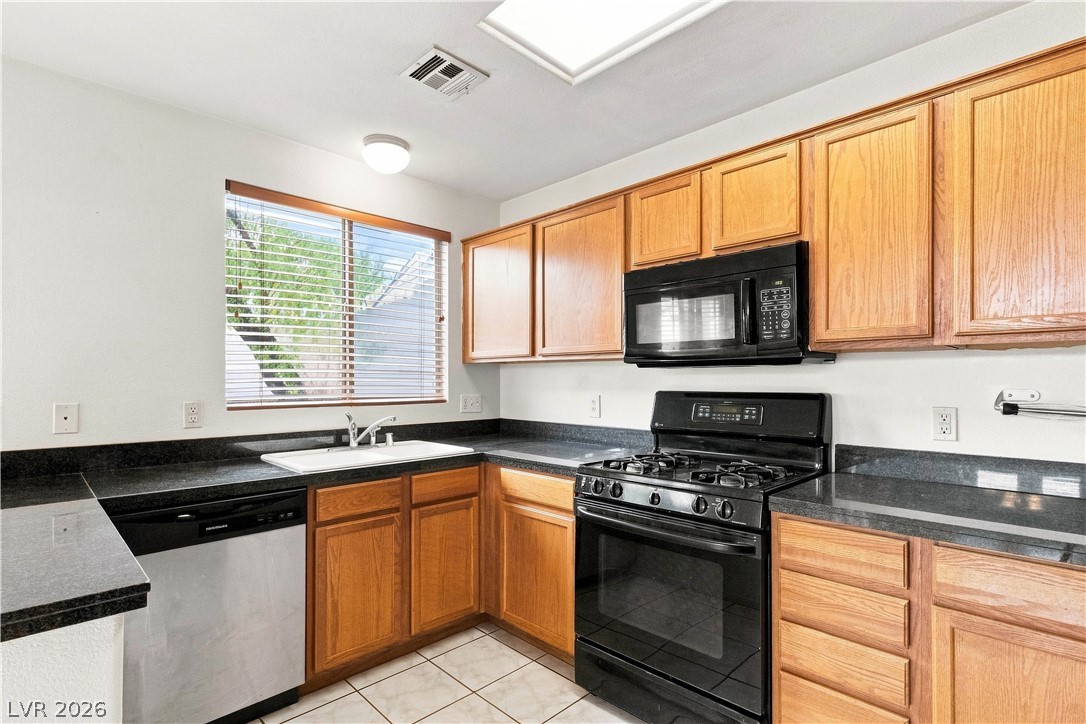 10625 Amblewood Avenue Na Property Photo 8