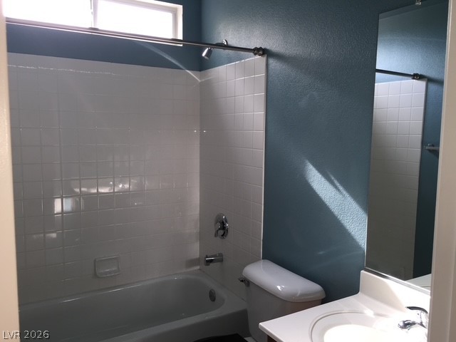 10625 Amblewood Avenue Na Property Photo 9