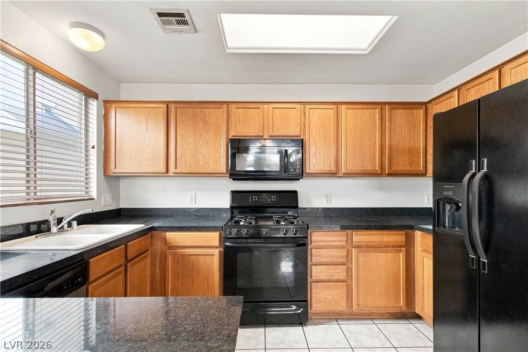 10625 Amblewood Avenue Na Property Photo 9
