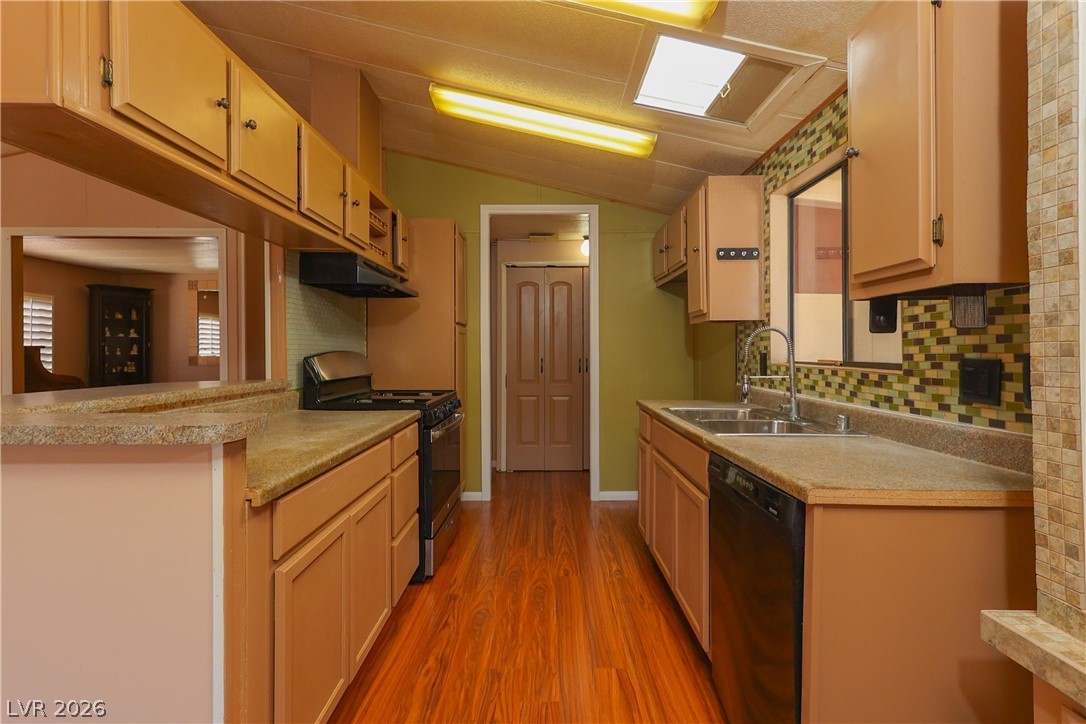 1737 Red Mountain Drive Property Photo 12