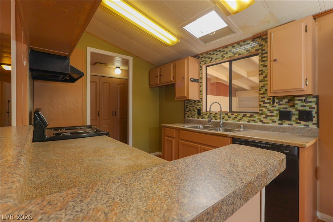 1737 Red Mountain Drive Property Photo 13