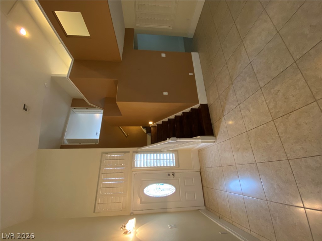 8111 Cimarron Meadows Way Property Photo 3